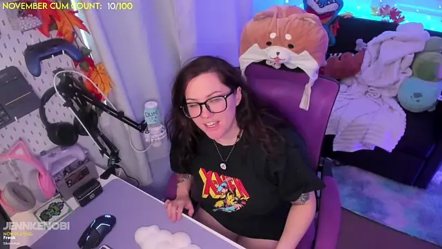 Snapshot of JennKenobi chatting on November 7, 2025, 3:49 pm JennKenobi online show from November 7, 2025, 3:49 pm