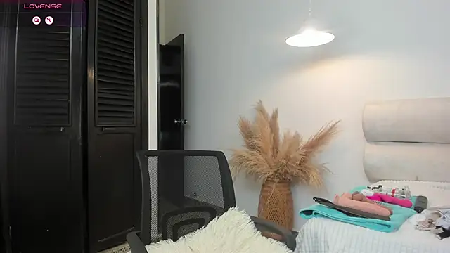 angelica af online show from September 19, 2025, 1:48 pm