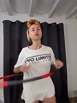 Snapshot of kylie_blck chatting on April 16, 2026, 5:19 am kylie blck online show from April 16, 2026, 5:19 am