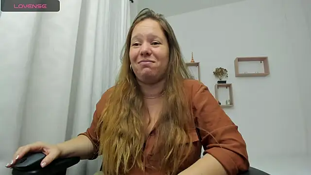 Snapshot of tamy_shine87 chatting on February 15, 2025, 2:37 am tamy shine87 online show from February 15, 2025, 2:37 am