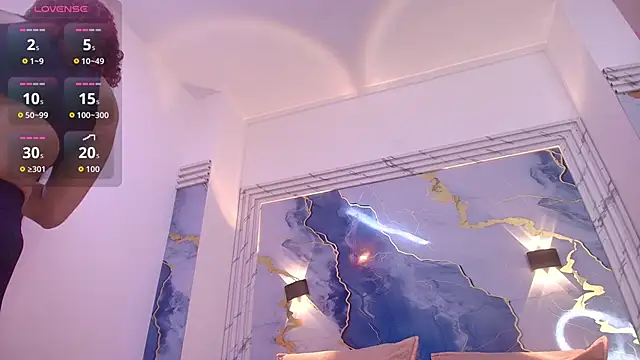 lorrayne  online show from October 18, 2025, 12:18 pm