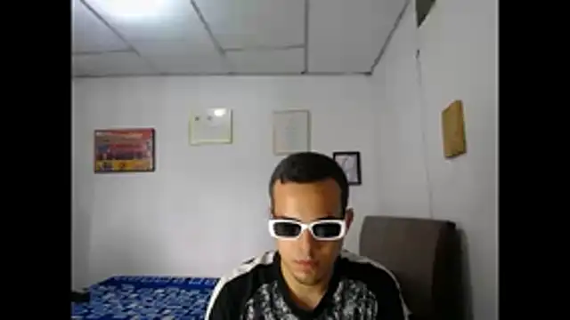 Snapshot of Oliver_Wilding chatting on March 4, 2026, 3:20 pm Oliver Wilding online show from March 4, 2026, 3:20 pm