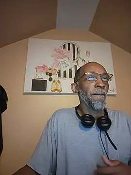 Lonelynudist59 online show from July 27, 2026, 1:51 pm