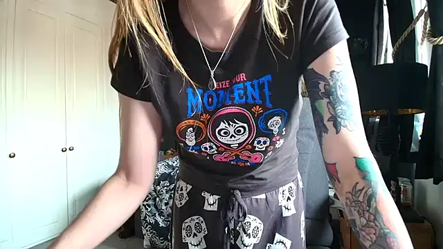 short sweetpea online show from October 15, 2025, 8:55 am