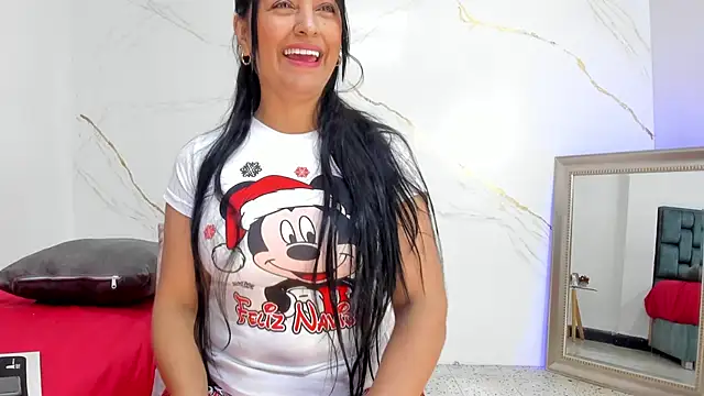 IsiisLovei online show from December 2, 2025, 2:41 pm