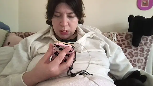 HYPHYtype online show from September 13, 2025, 6:52 pm