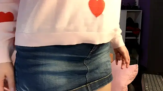 Snapshot of olisunny5 chatting on February 8, 2026, 8:28 pm olisunny5 online show from February 8, 2026, 8:28 pm