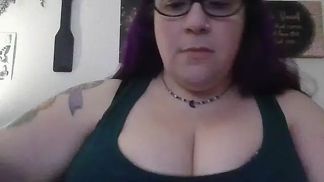 Snapshot of GothyBaby chatting on March 3, 2026, 9:44 pm GothyBaby online show from March 3, 2026, 9:44 pm