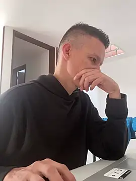 Snapshot of yequeal chatting on February 18, 2025, 1:33 pm yequeal online show from February 18, 2025, 1:33 pm