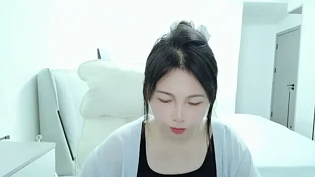 Sunset glow online show from October 13, 2025, 7:10 am