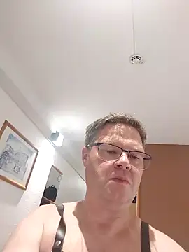 Snapshot of slavedh chatting on September 23, 2025, 9:33 pm slavedh online show from September 23, 2025, 9:33 pm