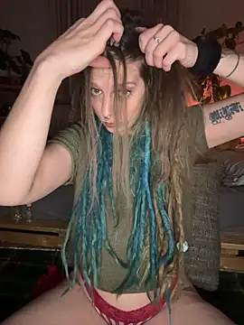 MenaDreadfull online show from February 1, 2026, 5:33 pm