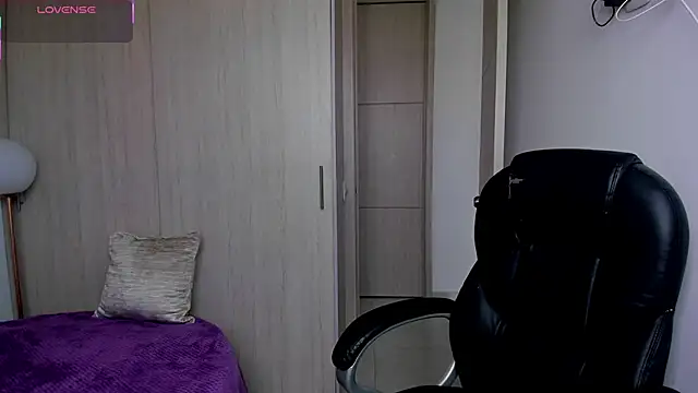 StacyConner online show from February 10, 2026, 9:47 pm