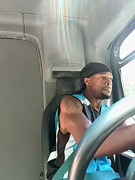 TyAthletic online show from April 27, 2026, 5:33 pm