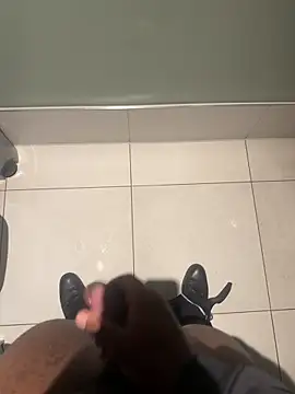 chocolatelongstrokes online show from April 4, 2026, 7:26 am