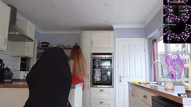 stripmequick online show from April 15, 2026, 10:21 am