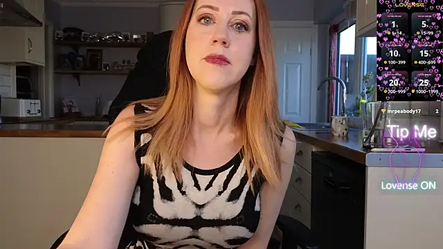 Snapshot of stripmequick chatting on February 16, 2026, 9:41 am stripmequick online show from February 16, 2026, 9:41 am