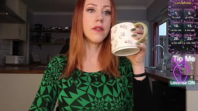 Snapshot of stripmequick chatting on December 4, 2025, 10:25 am stripmequick online show from December 4, 2025, 10:25 am