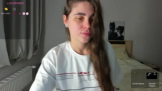 Snapshot of Bella_Foryou chatting on February 8, 2026, 3:37 am Bella Foryou online show from February 8, 2026, 3:37 am