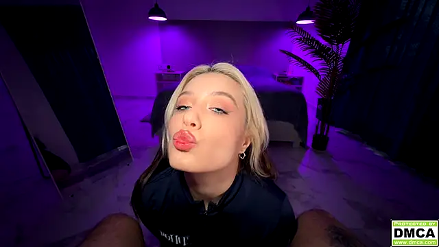 Snapshot of _blowjob_queen chatting on September 30, 2025, 11:11 pm blowjob queen online show from September 30, 2025, 11:11 pm
