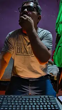 yandyaa online show from April 12, 2026, 3:32 am