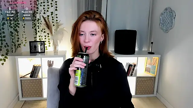 Salme Sweet online show from October 15, 2025, 9:45 pm