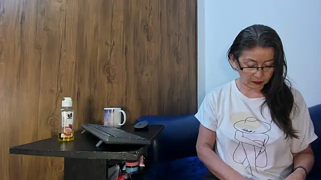 Snapshot of Mature_Skinny chatting on December 21, 2025, 3:30 am Mature Skinny online show from December 21, 2025, 3:30 am