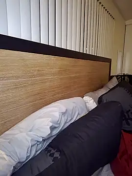 lollycoco online show from December 4, 2025, 8:35 am