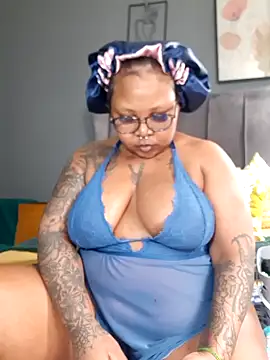 PearlSexxy69 online show from October 15, 2025, 7:05 am