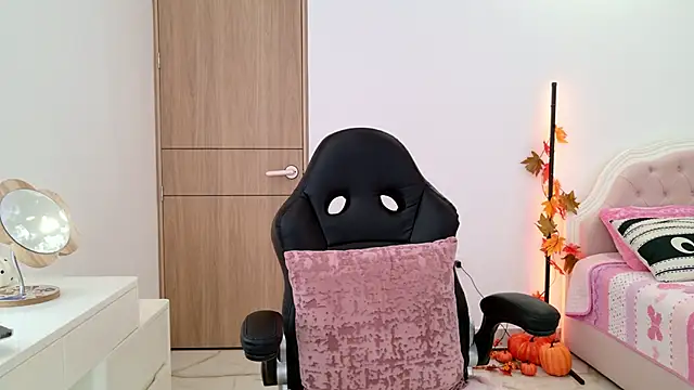 Sensualtease online show from October 18, 2025, 10:23 pm