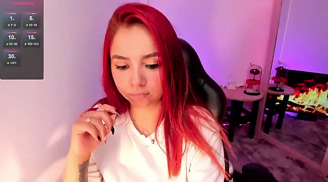 GiaBrooksX online show from December 6, 2024, 8:53 am