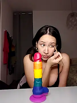 Snapshot of kittenpurrr chatting on December 2, 2025, 4:30 pm kittenpurrr online show from December 2, 2025, 4:30 pm