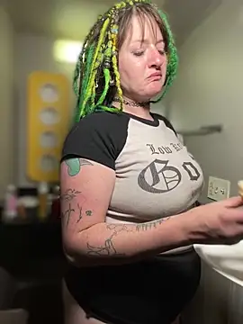 1-800-FUCKYOU online show from October 30, 2025, 6:01 am