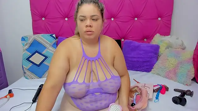 VivianPorto online show from May 14, 2026, 12:57 pm