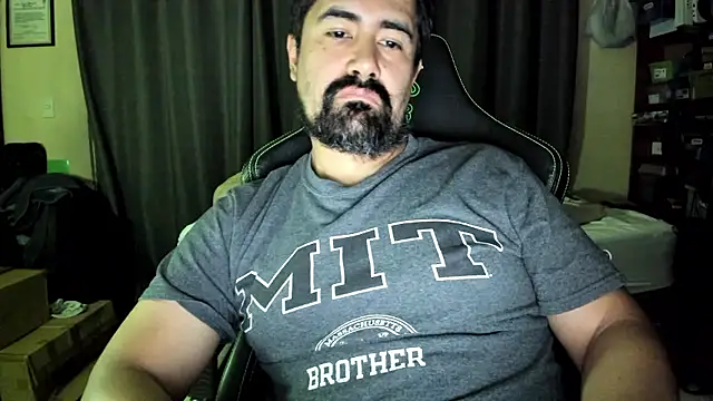 Snapshot of VonDoomdelToro chatting on October 28, 2025, 6:12 am VonDoomdelToro online show from October 28, 2025, 6:12 am