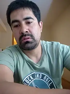 Snapshot of VonDoomdelToro chatting on February 12, 2025, 2:24 am VonDoomdelToro online show from February 12, 2025, 2:24 am