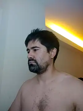 Snapshot of VonDoomdelToro chatting on January 5, 2025, 3:32 am VonDoomdelToro online show from January 5, 2025, 3:32 am