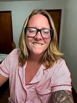 Lizzyloo online show from October 11, 2025, 10:11 pm