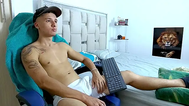 Andrew lovely18 online show from March 21, 2026, 9:19 pm