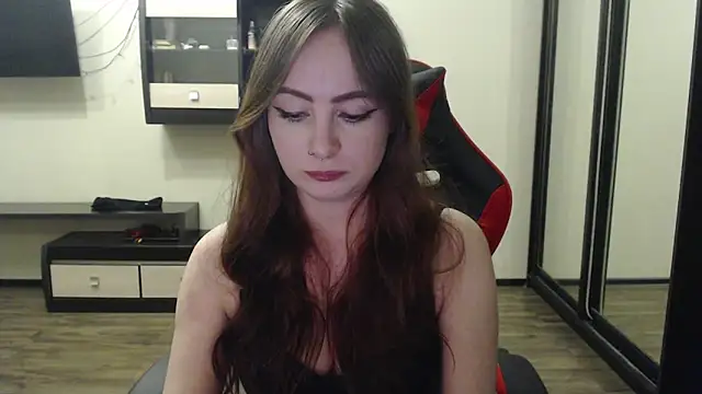 Snapshot of Laralianna chatting on February 17, 2025, 9:43 pm Laralianna online show from February 17, 2025, 9:43 pm