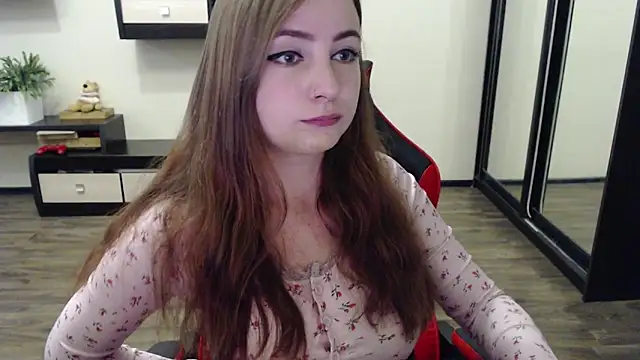 Snapshot of Laralianna chatting on September 10, 2025, 8:13 am Laralianna online show from September 10, 2025, 8:13 am