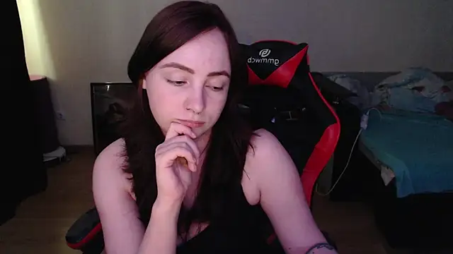 Laralianna online show from May 22, 2026, 4:16 pm