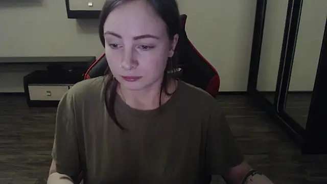 Snapshot of Laralianna chatting on March 17, 2025, 3:40 pm Laralianna online show from March 17, 2025, 3:40 pm