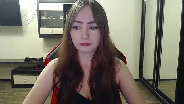 Snapshot of Laralianna chatting on February 17, 2025, 6:39 pm Laralianna online show from February 17, 2025, 6:39 pm