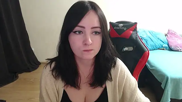 Snapshot of Laralianna chatting on October 27, 2025, 5:58 pm Laralianna online show from October 27, 2025, 5:58 pm