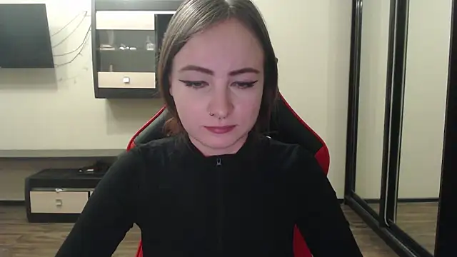 Snapshot of Laralianna chatting on February 9, 2025, 3:12 pm Laralianna online show from February 9, 2025, 3:12 pm