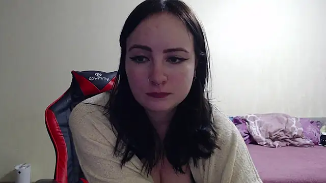 Snapshot of Laralianna chatting on October 24, 2025, 6:40 pm Laralianna online show from October 24, 2025, 6:40 pm