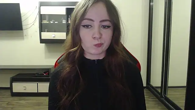 Snapshot of Laralianna chatting on February 21, 2025, 1:33 pm Laralianna online show from February 21, 2025, 1:33 pm