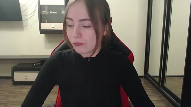 Snapshot of Laralianna chatting on February 7, 2025, 6:13 pm Laralianna online show from February 7, 2025, 6:13 pm