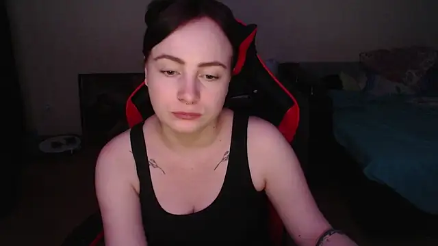 Laralianna online show from March 8, 2026, 2:04 am